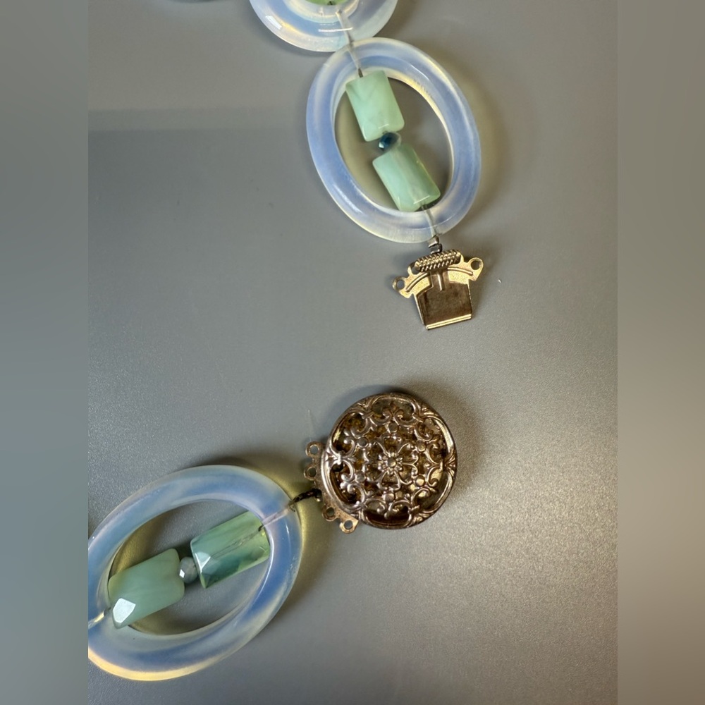 Blue moonstone flower necklace - Picture 7 of 9